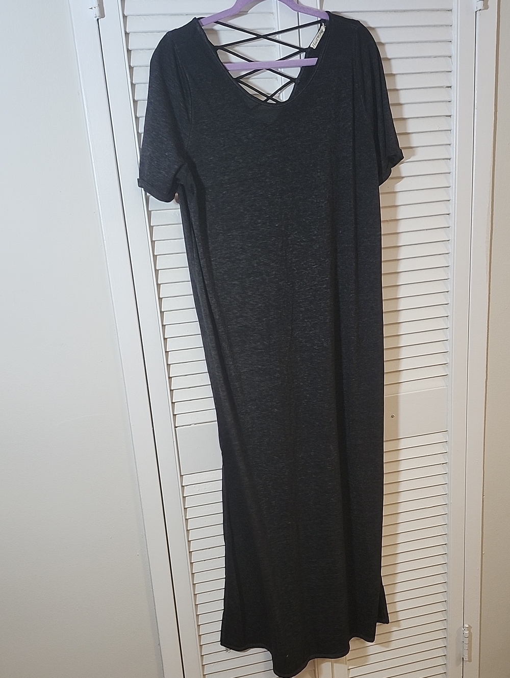 Heart & Hips Black Short-Sleeve Maxi Dress with Crisscross Back